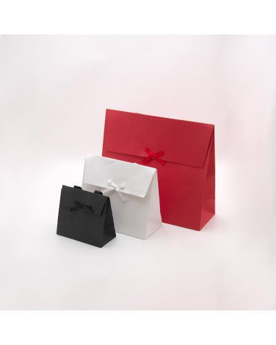 Gift bag with Kelly handles