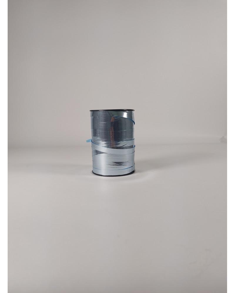 Cinta metálica brillante de textura fina que mide 10 mm x 250 metros.