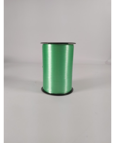 Ruban brillant de dimension 10 mm x 250 mètres.