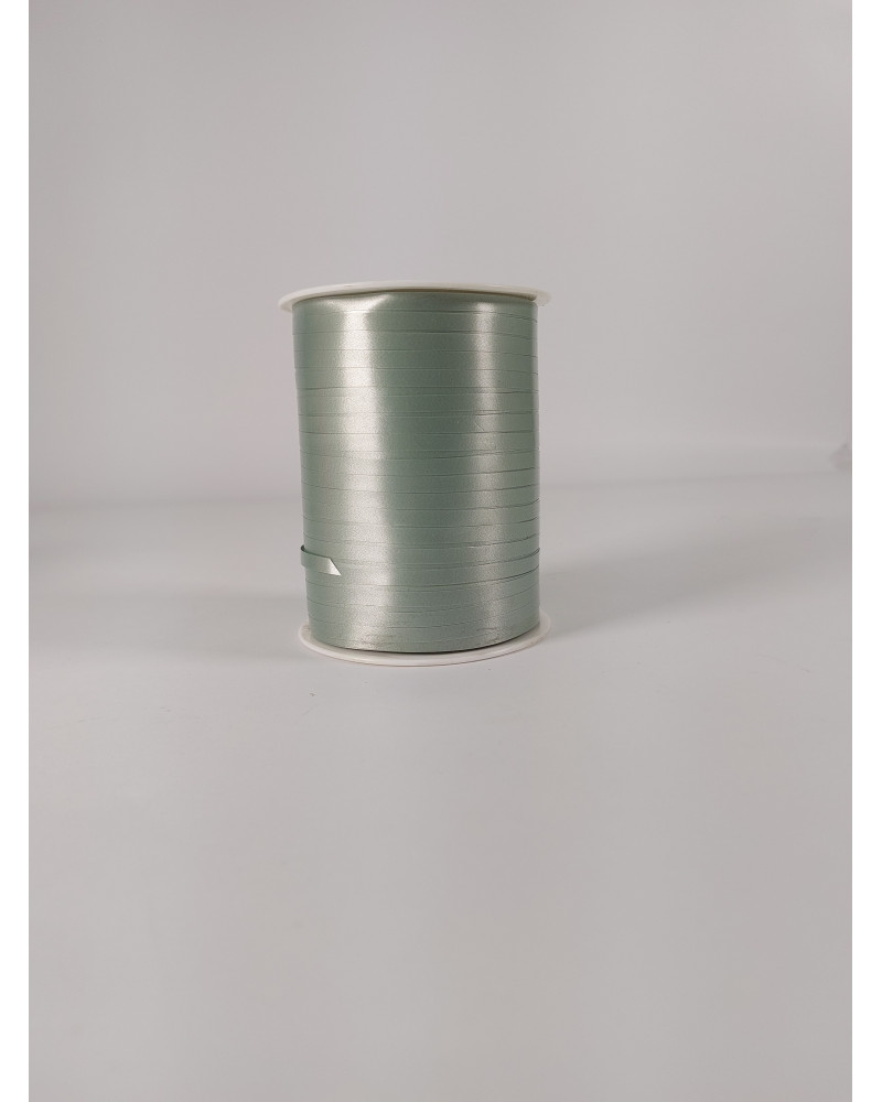 Ruban brillant de dimension 10 mm x 250 mètres.