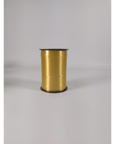 Ruban brillant de dimension 10 mm x 250 mètres.